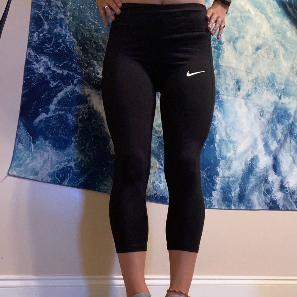 Nike cropped leggings size S